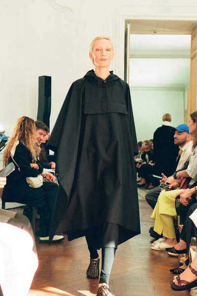 Look 11